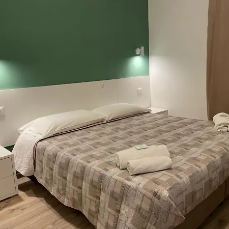 לינה וארוחת בוקר Cernaia רומא