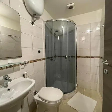 Cernaia לינה וארוחת בוקר